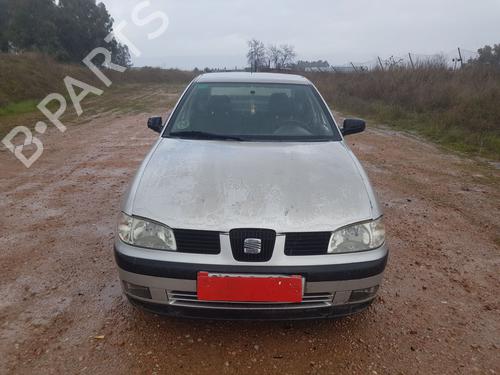 Used Right headlight SEAT CORDOBA (6K1, 6K2) 1.4 16V (75 hp) 23092040