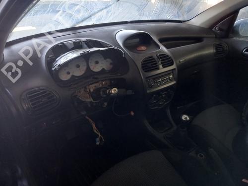 Used Dashboard PEUGEOT 206 Hatchback (2A/C) 1.1 i (60 hp) 28730304