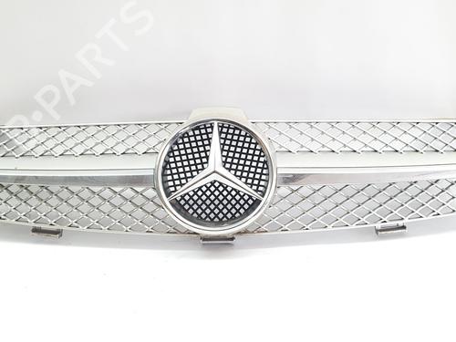 Used Grille MERCEDES-BENZ CLS (C219) [2004-2011]  29824510