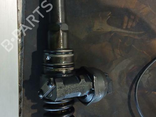 Injektor für Injektor VW TOUAREG (7LA, 7L6, 7L7) 2.5 R5 TDI (174 hp) 34214415 34214415