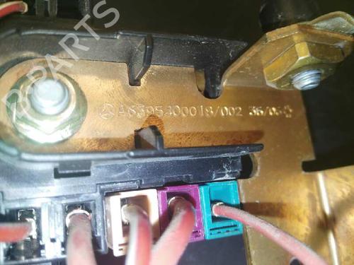 Fuse box MERCEDES-BENZ VITO Bus (W639) 109 CDI (639.701, 639.703, 639.705) | BP3641782E1 