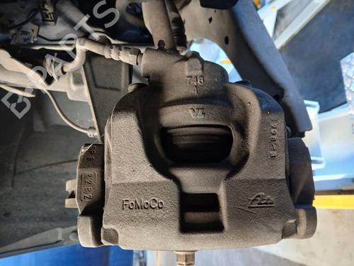 Used Right front brake caliper Right front brake caliper FORD MONDEO V Hatchback (CE) 1.6 TDCi (115 hp) 40540834 40540834