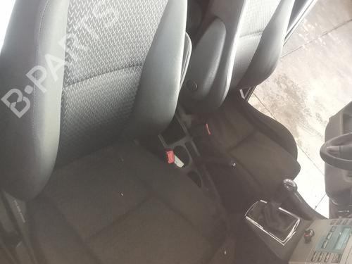 Used Right front seat TOYOTA COROLLA Verso (ZER_, ZZE12_, R1_) [2004-2009]  17772646