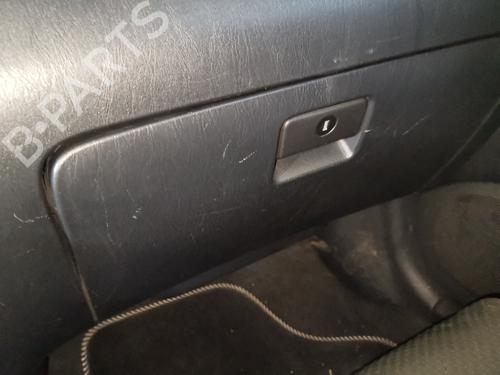 Vano posta oggetti TOYOTA COROLLA (_E12_) 1.6 VVT-i (ZZE121_, ZZE121R) (110 hp) 17857157