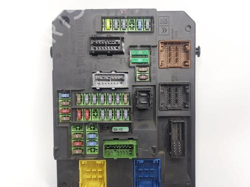 Used Fuse box Fuse box 3640849 3640849