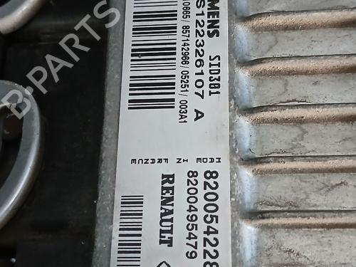 Used Engine control unit (ECU) RENAULT SCÉNIC II (JM0/1_) [2003-2010]  30724191
