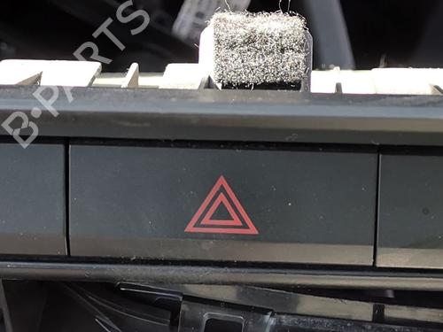 Bouton de warning SEAT IBIZA IV SC (6J1, 6P5) 1.2 TSI (90 hp) 33023246