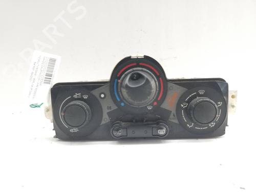 Używane Panel klimatyzacji / ogrzewania RENAULT MEGANE II Saloon (LM0/1_) 1.9 dCi (LM0G, LM1G, LM2C) (120 hp) 30935509