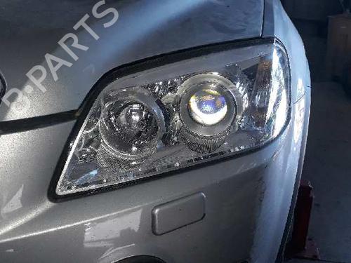 Used Left headlight CHEVROLET CAPTIVA (C100, C140) 2.0 D 4WD (150 hp) 6561895