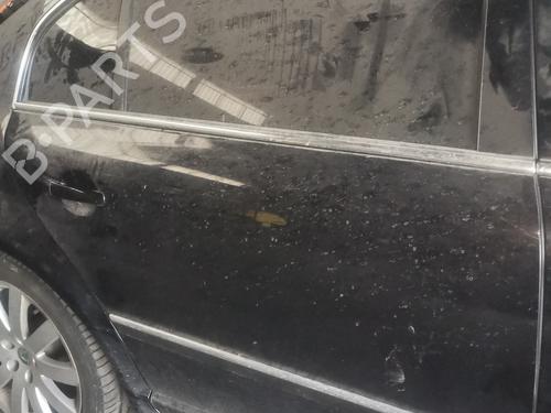 Used Right rear door SKODA SUPERB I (3U4) 2.0 TDI (140 hp) 10090738