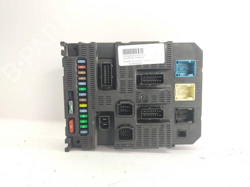 Used Fuse box Fuse box 39567521 39567521