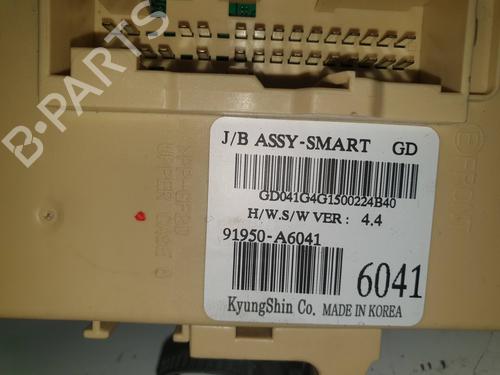 Fuse box HYUNDAI i30 (GD) | BP17167226E1