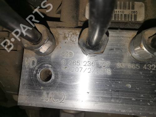 Used ABS pump PEUGEOT 508 I (8D_) 1.6 HDi (112 hp) 13751097