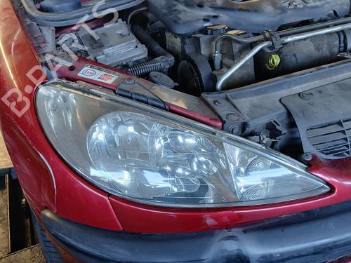 Used Right headlight PEUGEOT 206 Hatchback (2A/C) 1.4 HDi eco 70 (68 hp) 30271554
