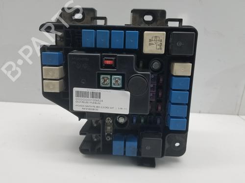 Used Fuse box HYUNDAI SANTA FÉ II (CM) [2005-2015]  13300111