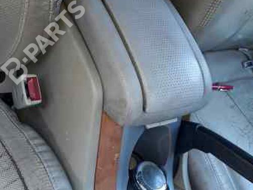 Used Armrest / Center console Armrest / Center console SSANGYONG REXTON / REXTON II (GAB_) 2.7 Xdi (163 hp) 7152028 7152028