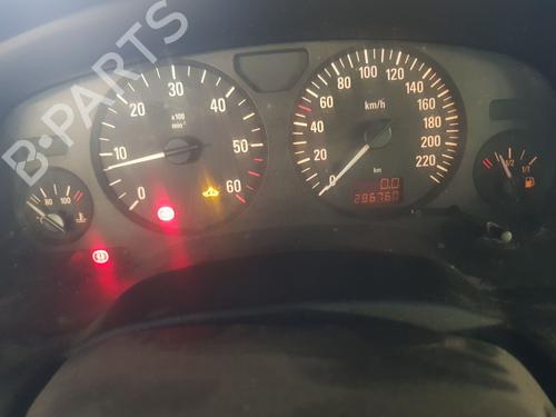 Used Instrument cluster OPEL ZAFIRA A MPV (T98) [1999-2006]  30762323