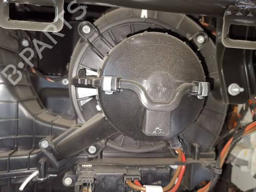 Used Heater blower motor Heater blower motor MERCEDES-BENZ VITO Van (W447) 116 CDI 4x4 (447.601, 447.603, 447.605) (163 hp) 40153682 40153682