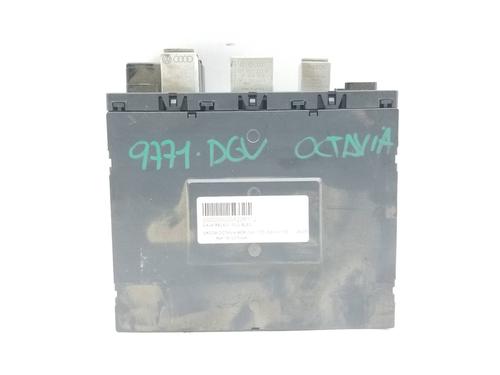 Used Fuse box SKODA OCTAVIA II (1Z3) 2.0 TDI (140 hp) 30748974