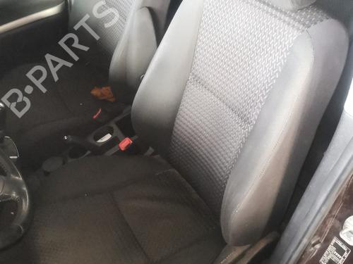 Stol venstre foran TOYOTA COROLLA Verso (ZER_, ZZE12_, R1_) [2004-2009]  17727467