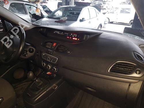 Instrumentbræt RENAULT SCÉNIC III (JZ0/1_) [2008-2016]  22336706