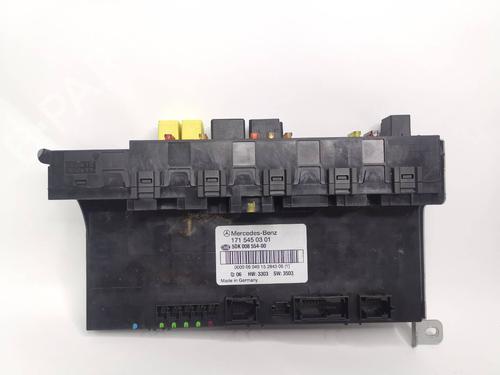 Used Fuse box Fuse box 39183444 39183444