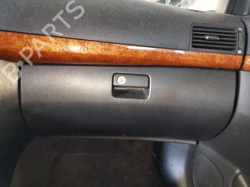 Used Glove box Glove box 37181477 37181477