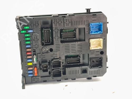 Used Fuse box Fuse box 38335901 38335901