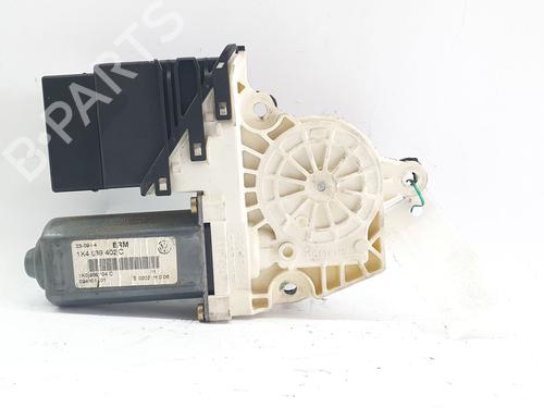 Rudehejsemotor bagstkærm højre VW GOLF V (1K1) [2003-2010]  30172378