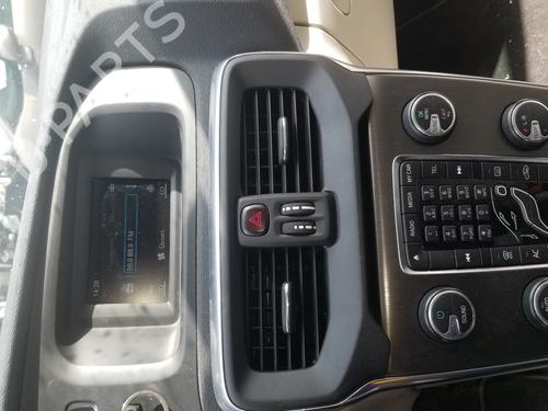 Used Radio VOLVO V40 Hatchback (525) D2 (114 hp) 20224970