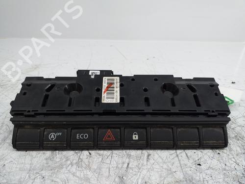 Used Warning switch RENAULT CAPTUR I (J5_, H5_) [2013-2025]  11339642