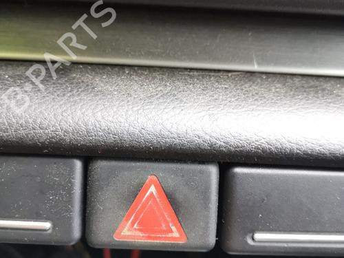 Bouton de warning AUDI A4 B7 (8EC) [2004-2009]  30838482