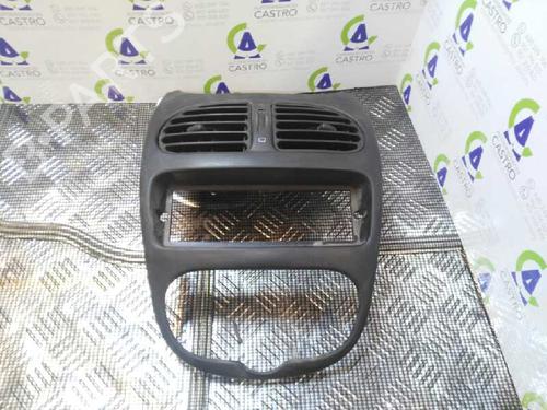 Used Grille PEUGEOT 206 Hatchback (2A/C) 1.9 D (69 hp) 16817237
