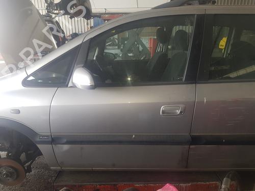 Used Left front door OPEL ZAFIRA A MPV (T98) 2.0 DTI 16V (F75) (101 hp) 19682054