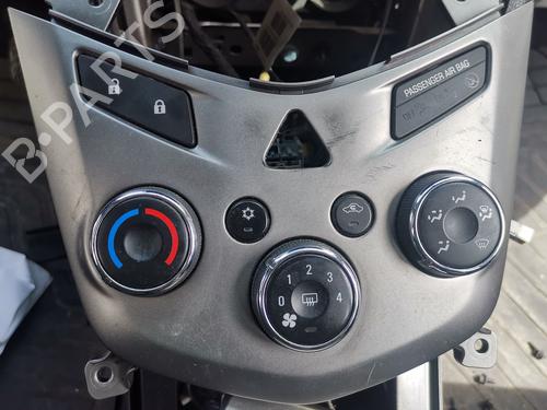 Used Climate control CHEVROLET AVEO Hatchback (T300) 1.2 (86 hp) 28597344