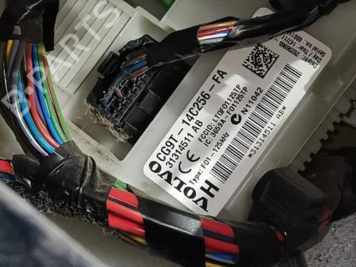 Used Fuse box VOLVO XC90 I (275) D5 AWD (163 hp) 30184508