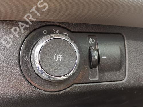 Used Headlight switch CHEVROLET AVEO Hatchback (T300) 1.2 (86 hp) 28673445