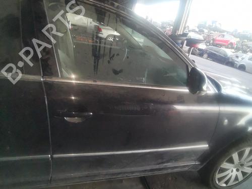 Used Right front door SKODA SUPERB I (3U4) 2.0 TDI (140 hp) 10090736