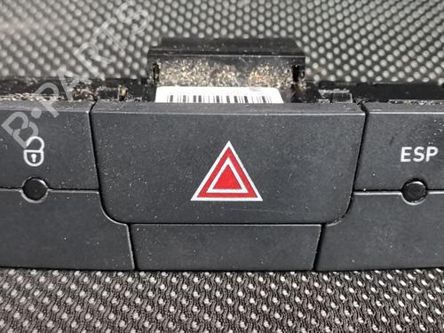 Used Warning switch SEAT IBIZA IV (6J5, 6P1) [2008-2017]  30318890