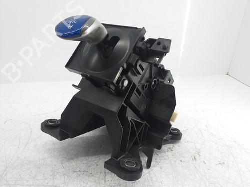 Used Gear lever TOYOTA AURIS (_E18_) 1.8 Hybrid (ZWE186_, ZWE186R) (136 hp) 9430046