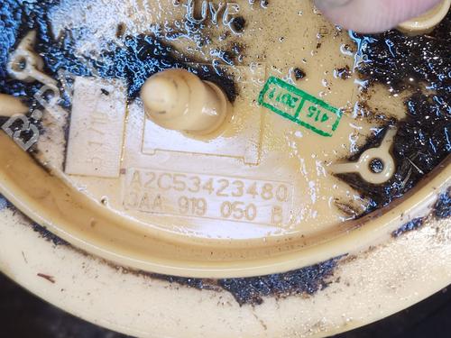 Used Fuel pump Fuel pump VW PASSAT B7 (362) 2.0 TDI (140 hp) 33006506 33006506