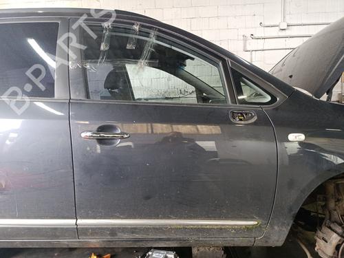 Used Right front door Right front door 36665045 36665045