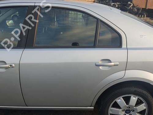 Used Left rear door FORD MONDEO III (B5Y) [2000-2007]  22975204