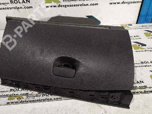 glove-box-renault-megane-iii-hatchback-bz01_-b3_-15-dci-2008-5407525 main image