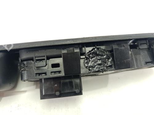 Left front window switch PEUGEOT 207 (WA_, WC_) 1.4 HDi | BP32332037I27