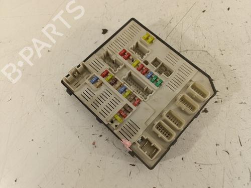 Used Fuse box RENAULT MEGANE III Hatchback (BZ0/1_, B3_) [2008-2025]  29508856
