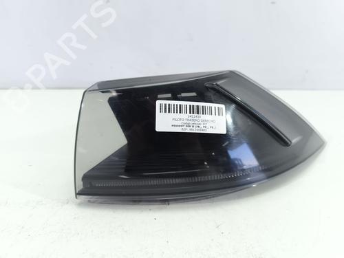 Used Right taillight Right taillight PEUGEOT 508 II (FB_, FH_, F3_) 2.0 BlueHDI 160 (FHEHYR) (163 hp) 33689656 33689656