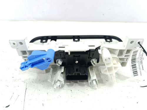 Climate control RENAULT TRAFIC III Van (FG_) 1.6 dCi 115 (FGMD) | BP31831712I5