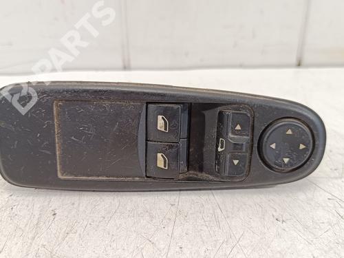 Used Left front window switch Left front window switch CITROËN C4 Picasso I MPV (UD_) 1.6 HDi (109 hp) 10657995 10657995