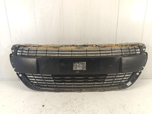 Used Grille PEUGEOT 208 I (CA_, CC_) 1.2 VTI 82 (82 hp) 29316323